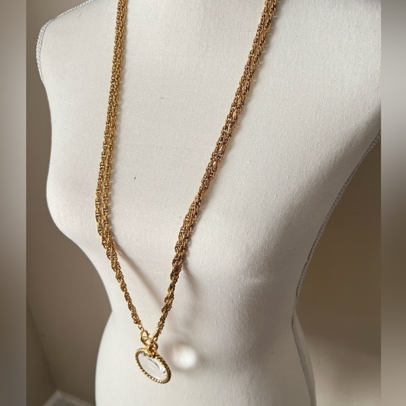 CHANEL Vintage Gold Magnifying Glass Pendant Necklace - Picture 3 of 12